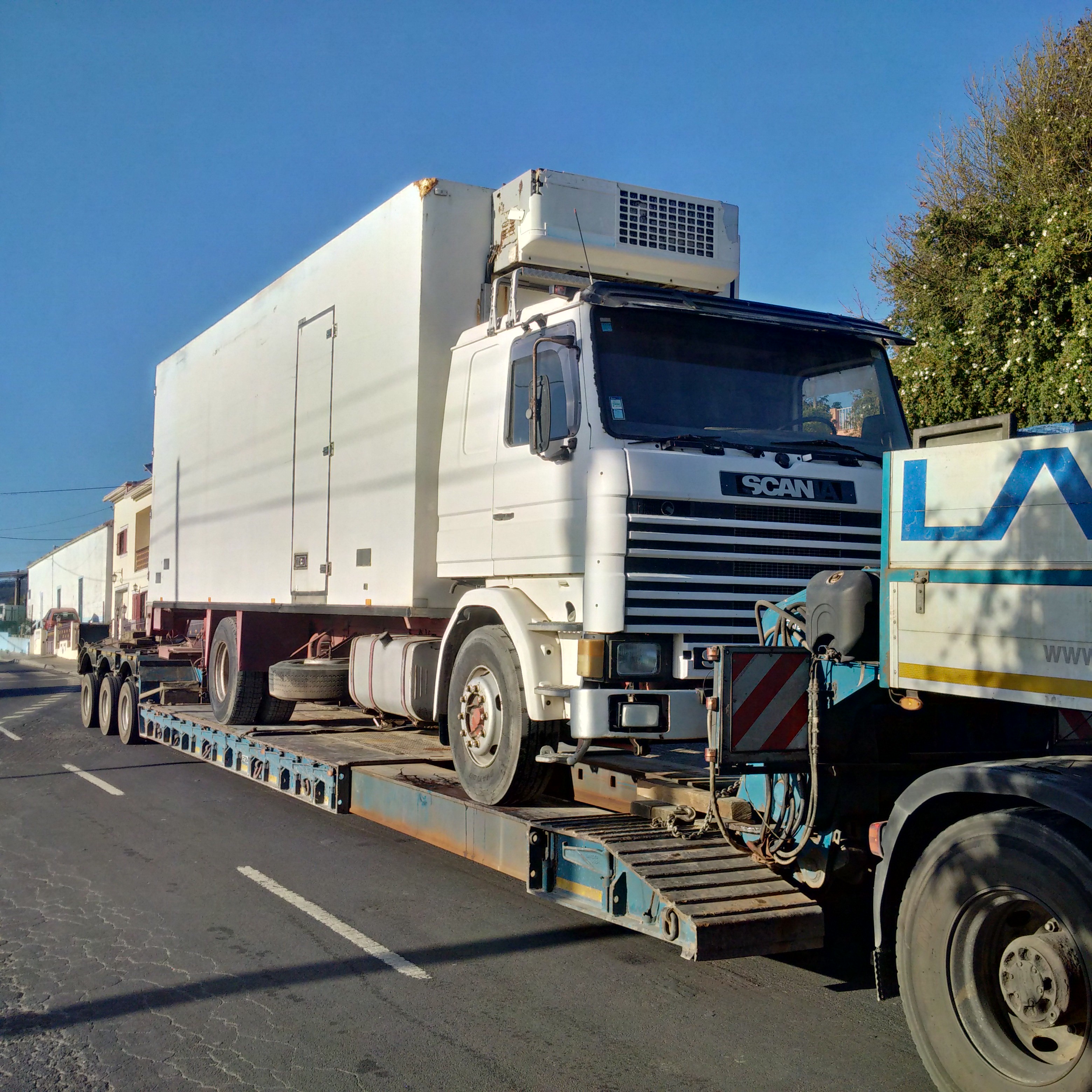 Special road transport. Scania 93M 280 19 refrigerated box lorry.