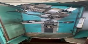 Riproduci video