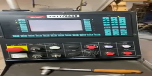 Riproduci video