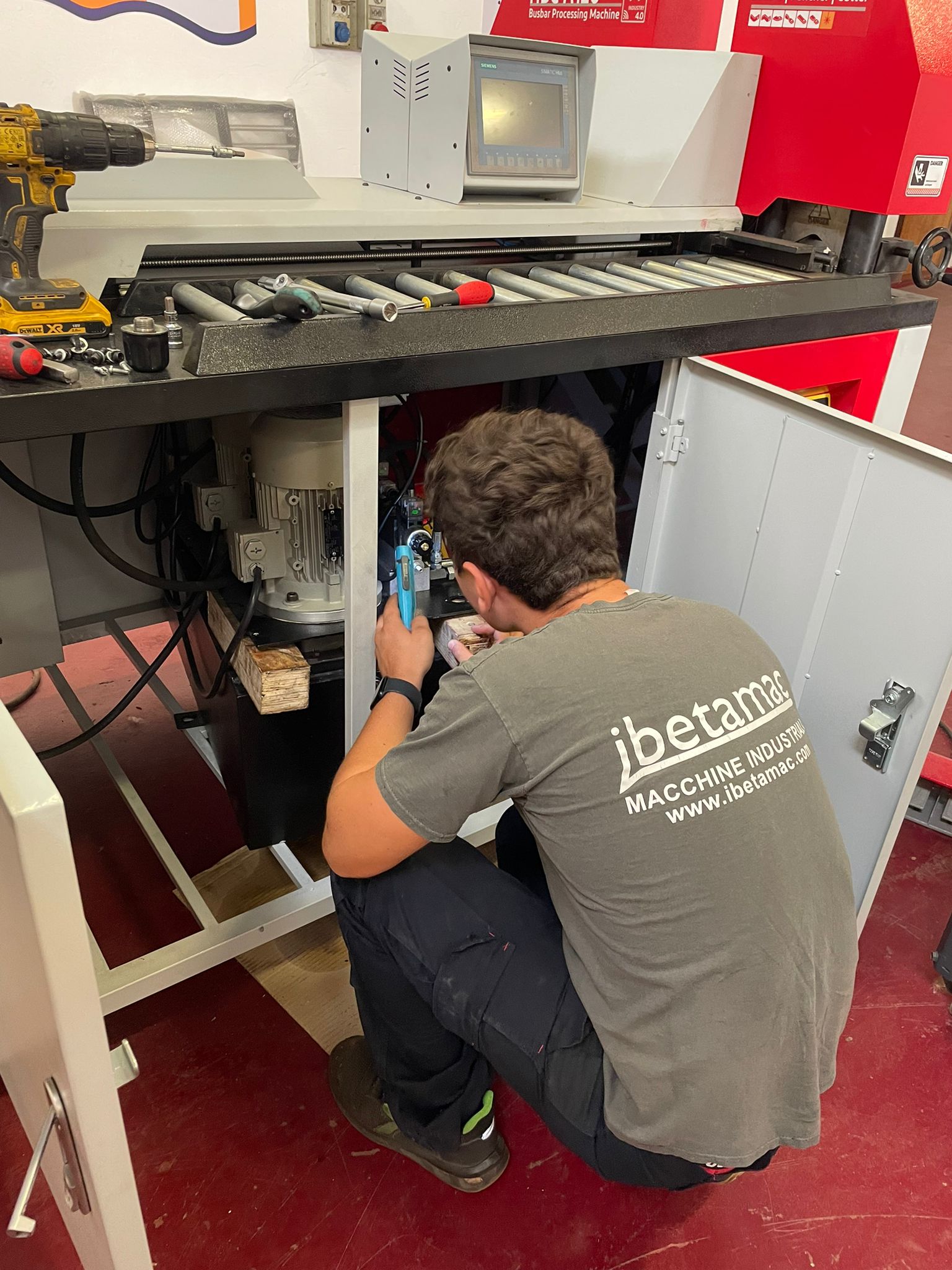 ASSISTENZA TECNICA SERVICE BUS BAR MACHINE IBETAMAC
