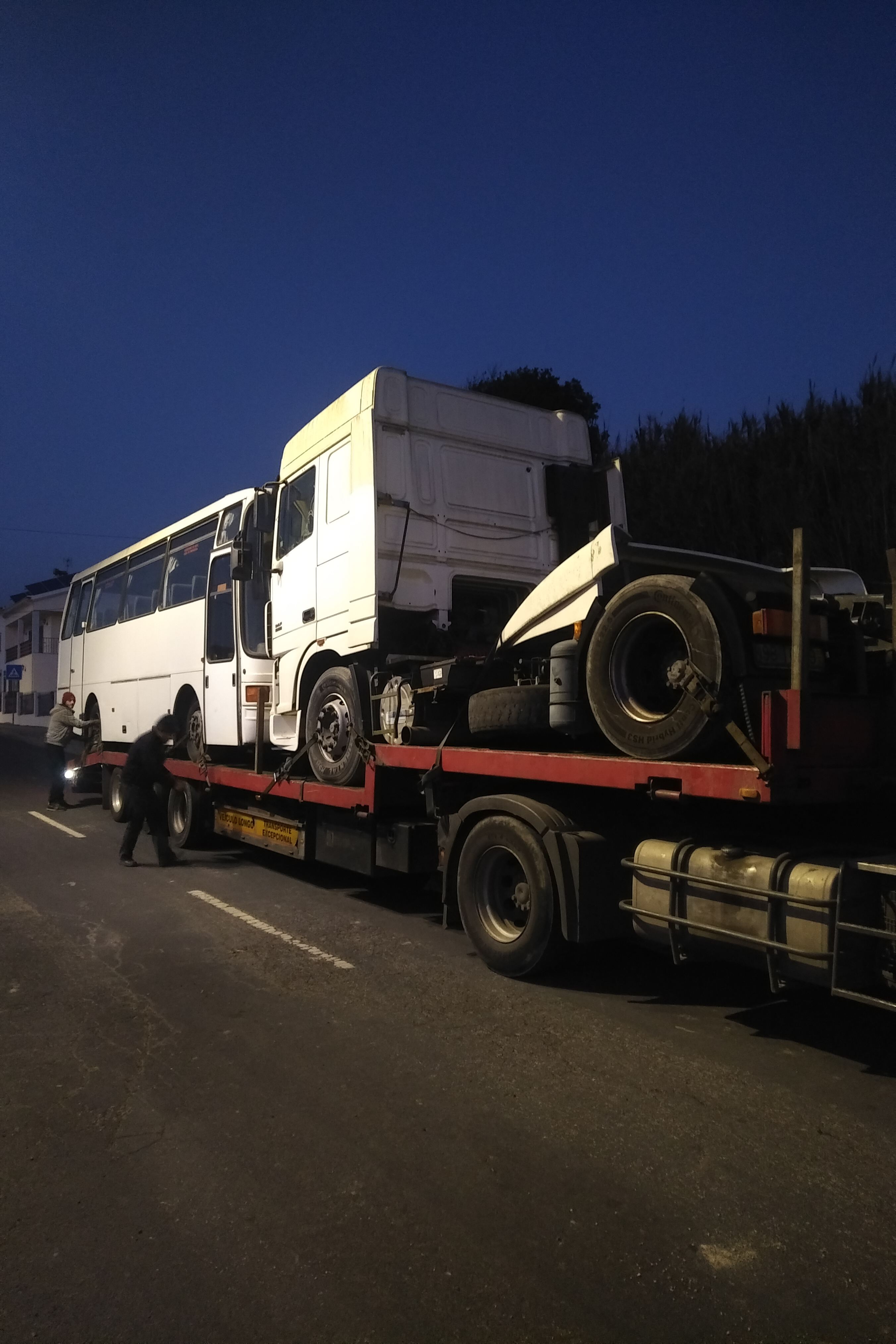 Just landed left hand drive DAF XF95 430 Euro 3 tractor unit & lhd MAN 10.150 bus.