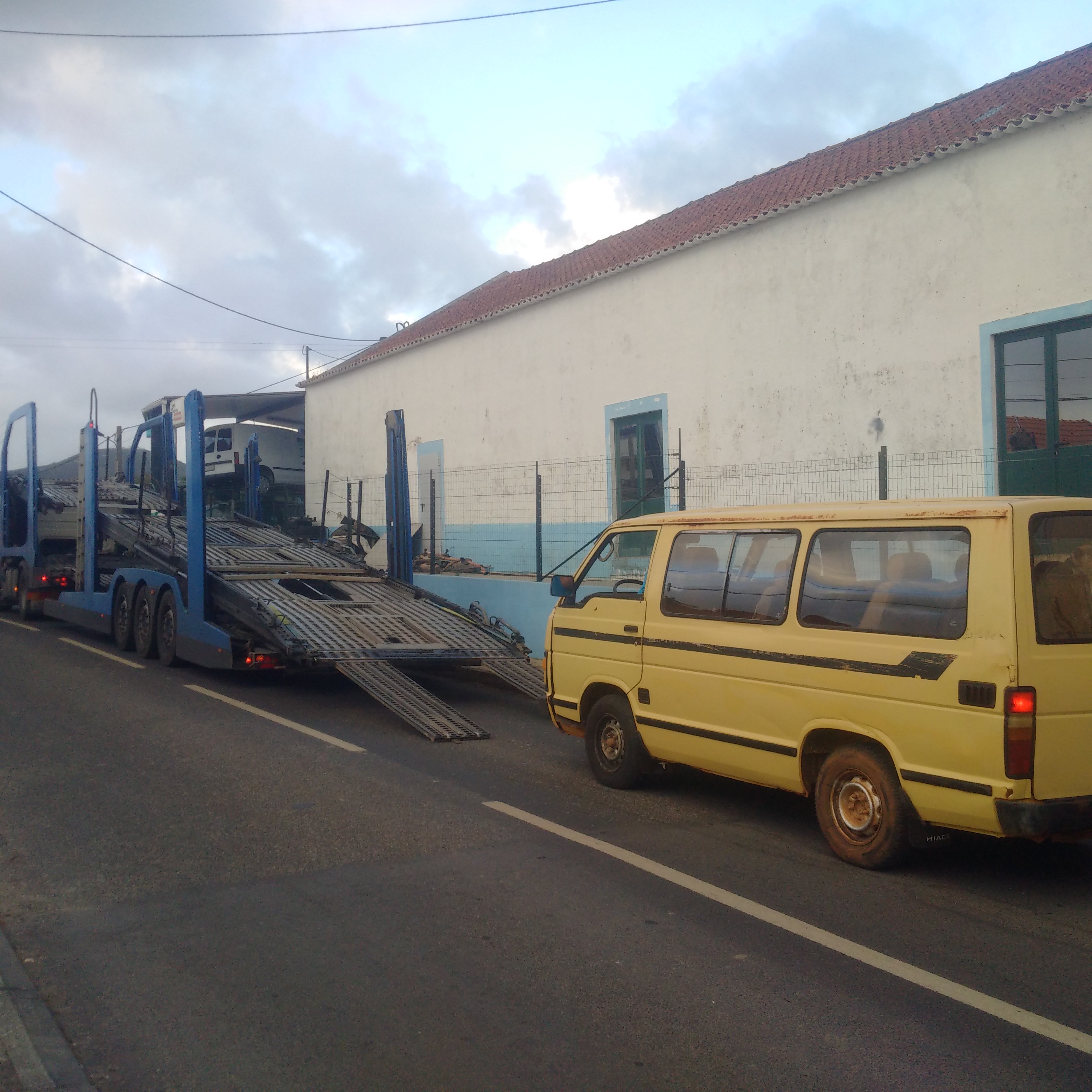 Transport & Delivery to Paris - France.