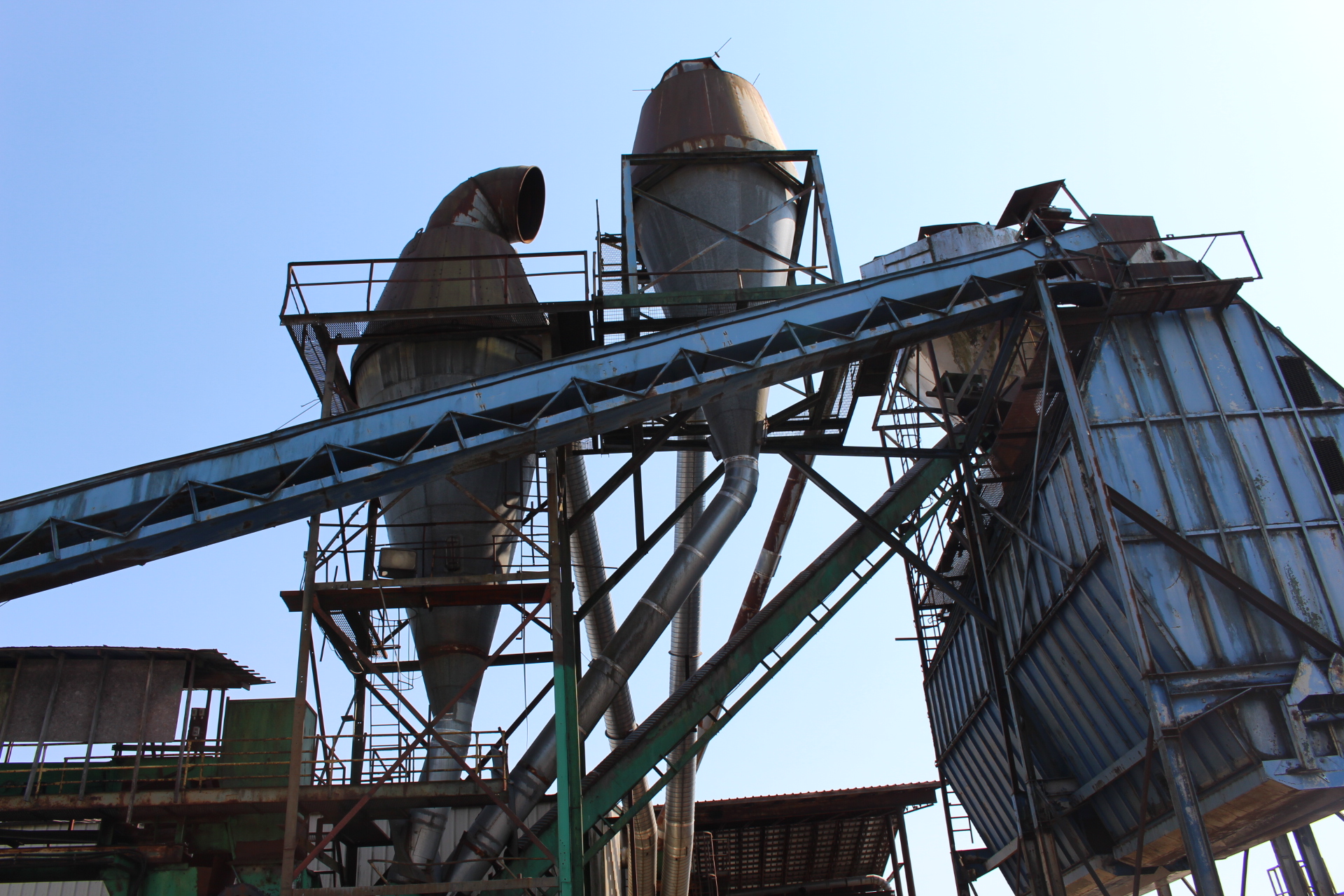 PAST AUCTION- SILVER CREEK PREMIUM PRODUCTS & MISSION SHAKE & SHINGLES 