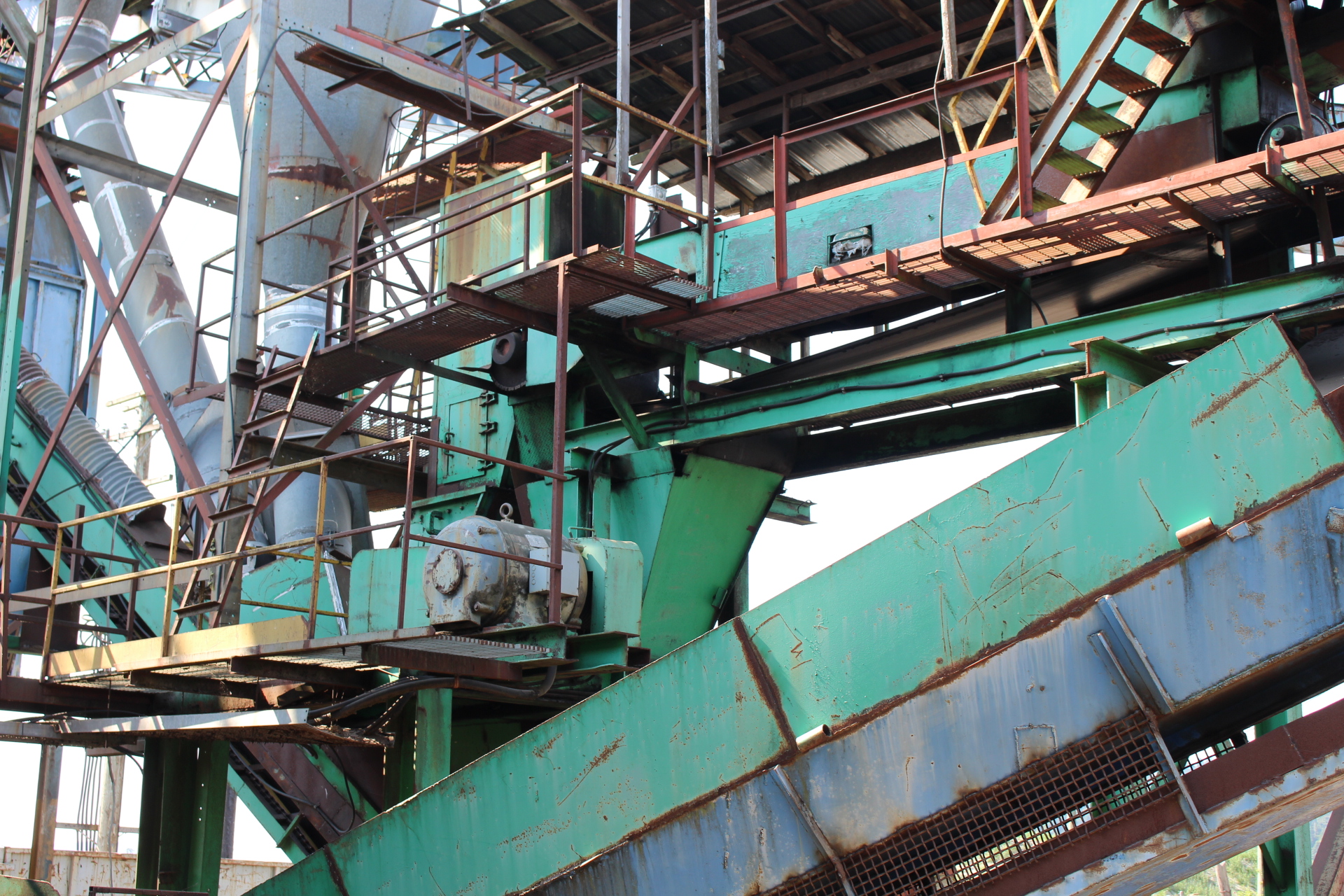 PAST AUCTION- SILVER CREEK PREMIUM PRODUCTS & MISSION SHAKE & SHINGLES 