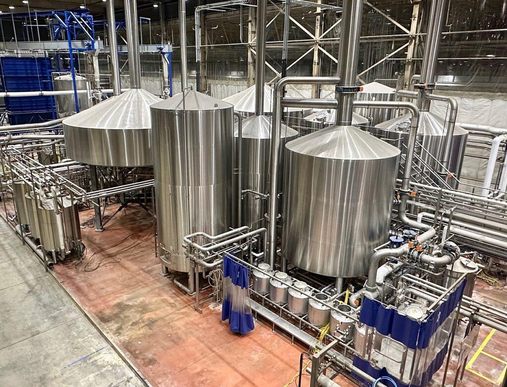 Late Model 600,000 BBL Rolec Production Brewery: 250 BBL Brewhouse, Tanks to 30K Gal, Bottling, Filtration, Brewpack 200, Yeast Prop, Boilers