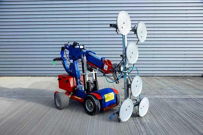 Choosing the Right Glazing Robot for Confined Spaces