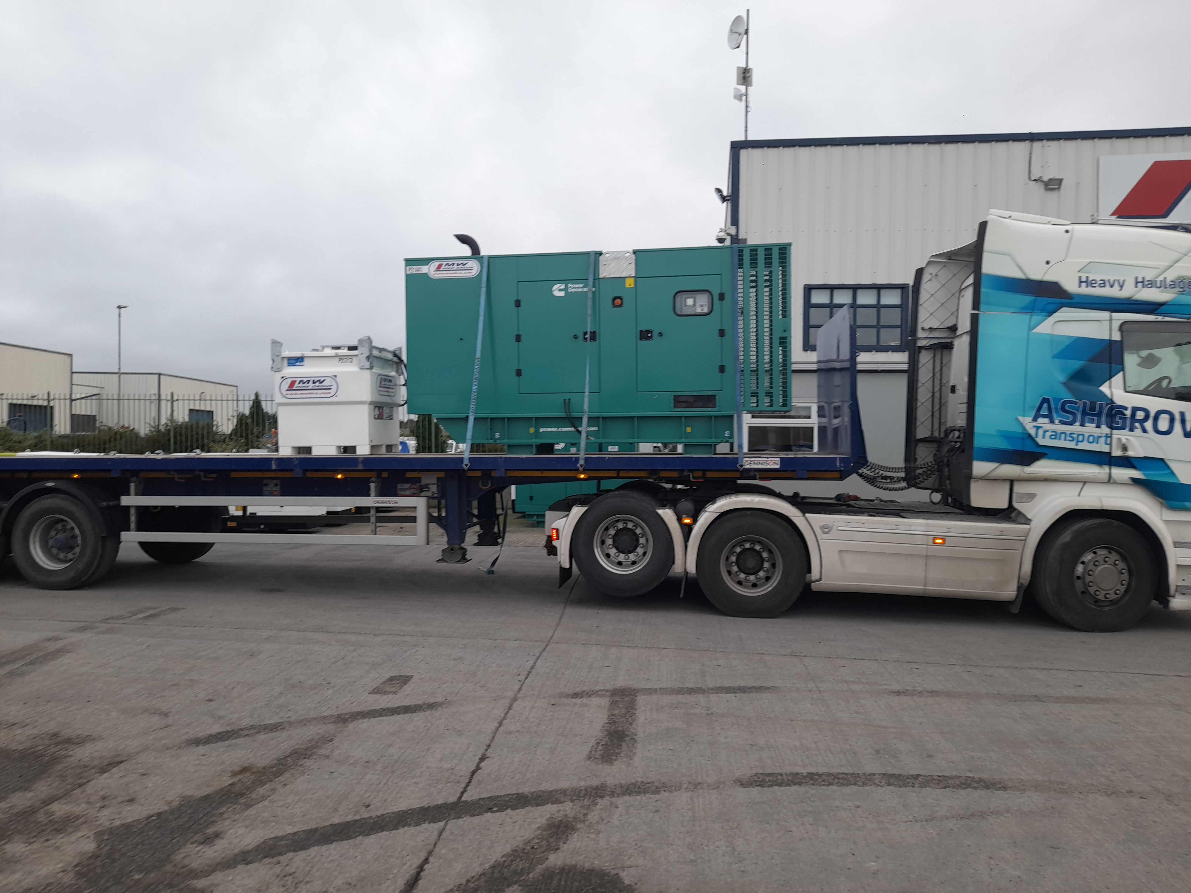 Demo Cummins 220KVA set and Western Fuel Tank SOLD... Customer collecting 