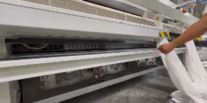 Riproduci video