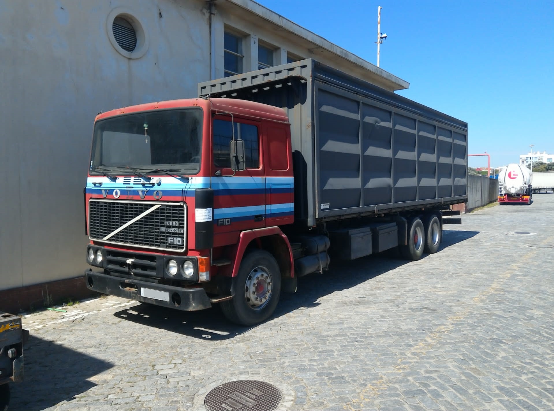 Shipping to Douala - Cameroon in transit to Bangui - Central African Republic.