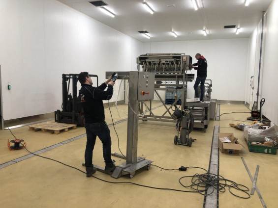 AUTOMATIC WEIGHING, FILLING AND THERMOFORMING LINE