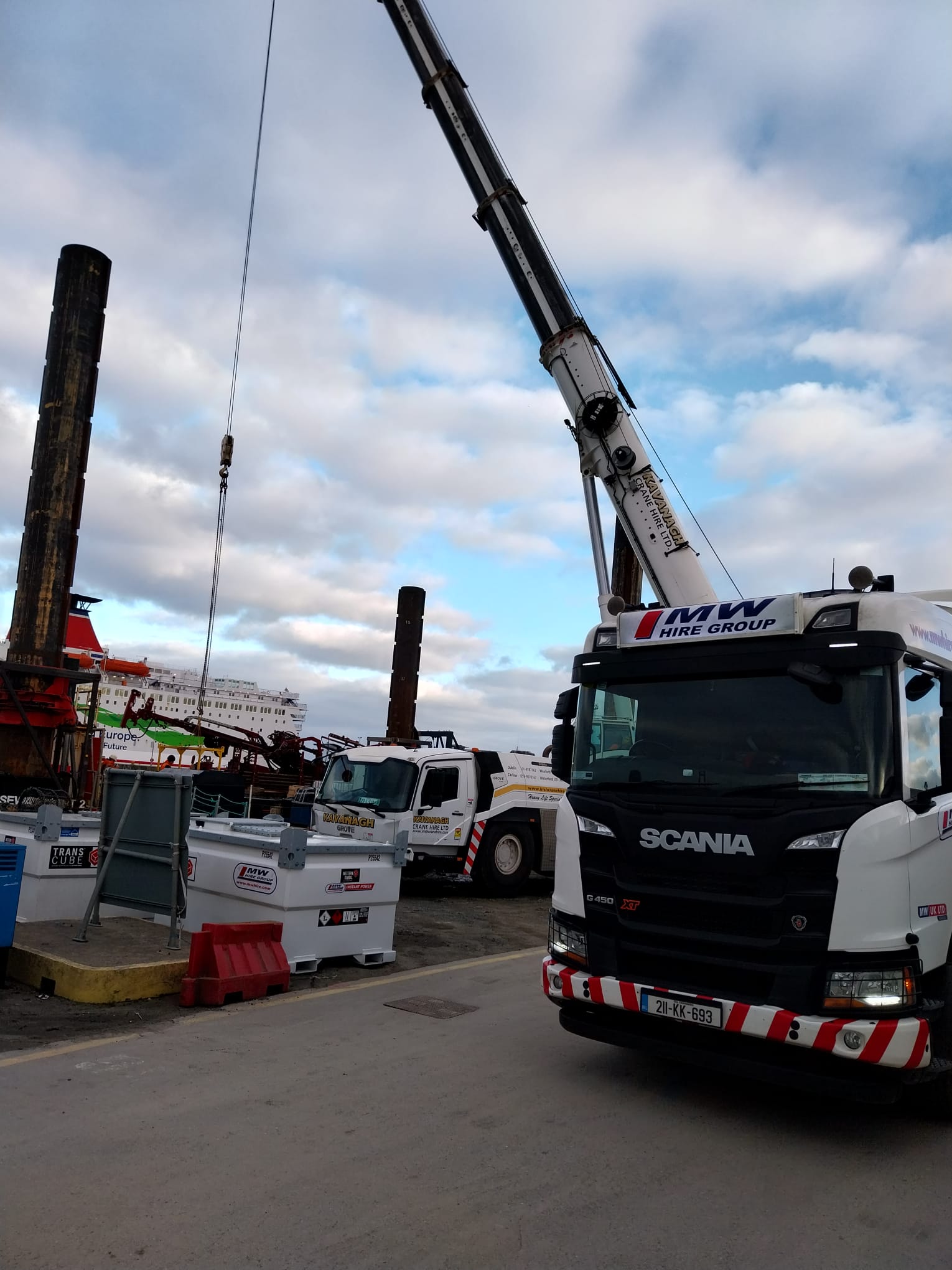 Fuel tanks and Welfare unit delivered to a harbour by our Urlingford depot 