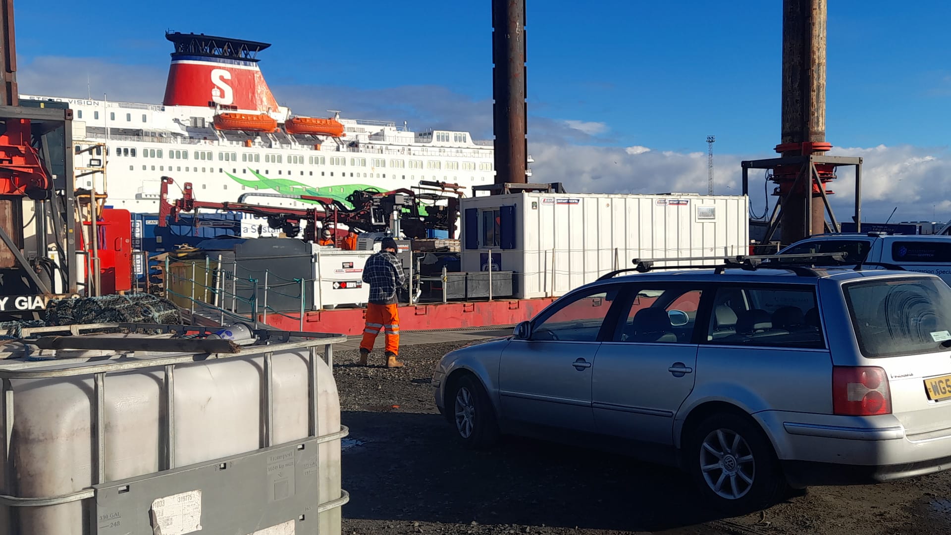 Fuel tanks and Welfare unit delivered to a harbour by our Urlingford depot 
