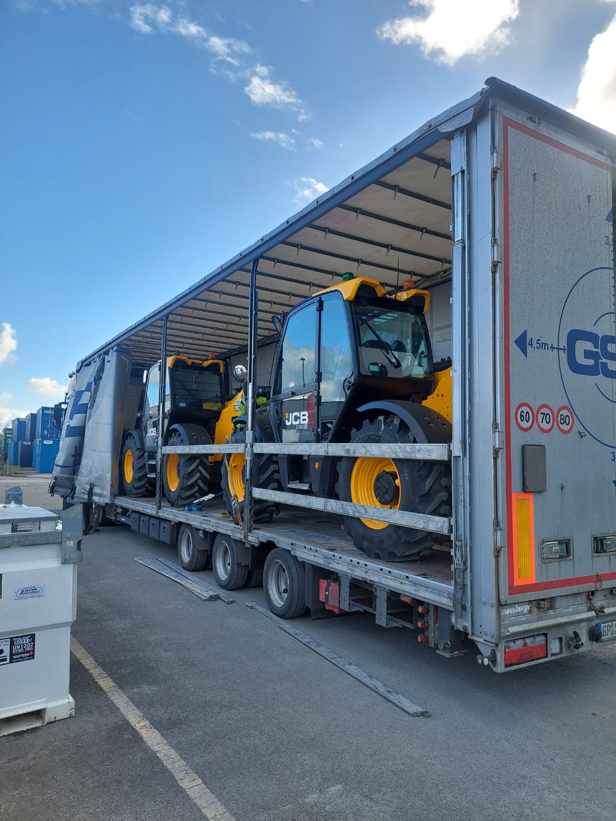 Low Hour Demo 9.5 meter JCBs SOLD... heading to Germany