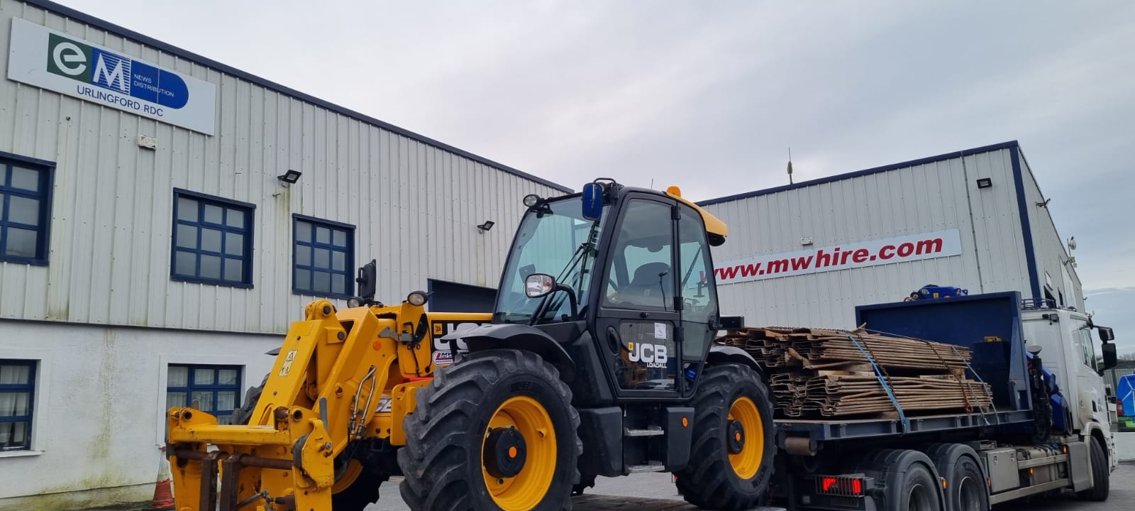 SOLD... 7 Meter Agri spec JCB Teleporter 