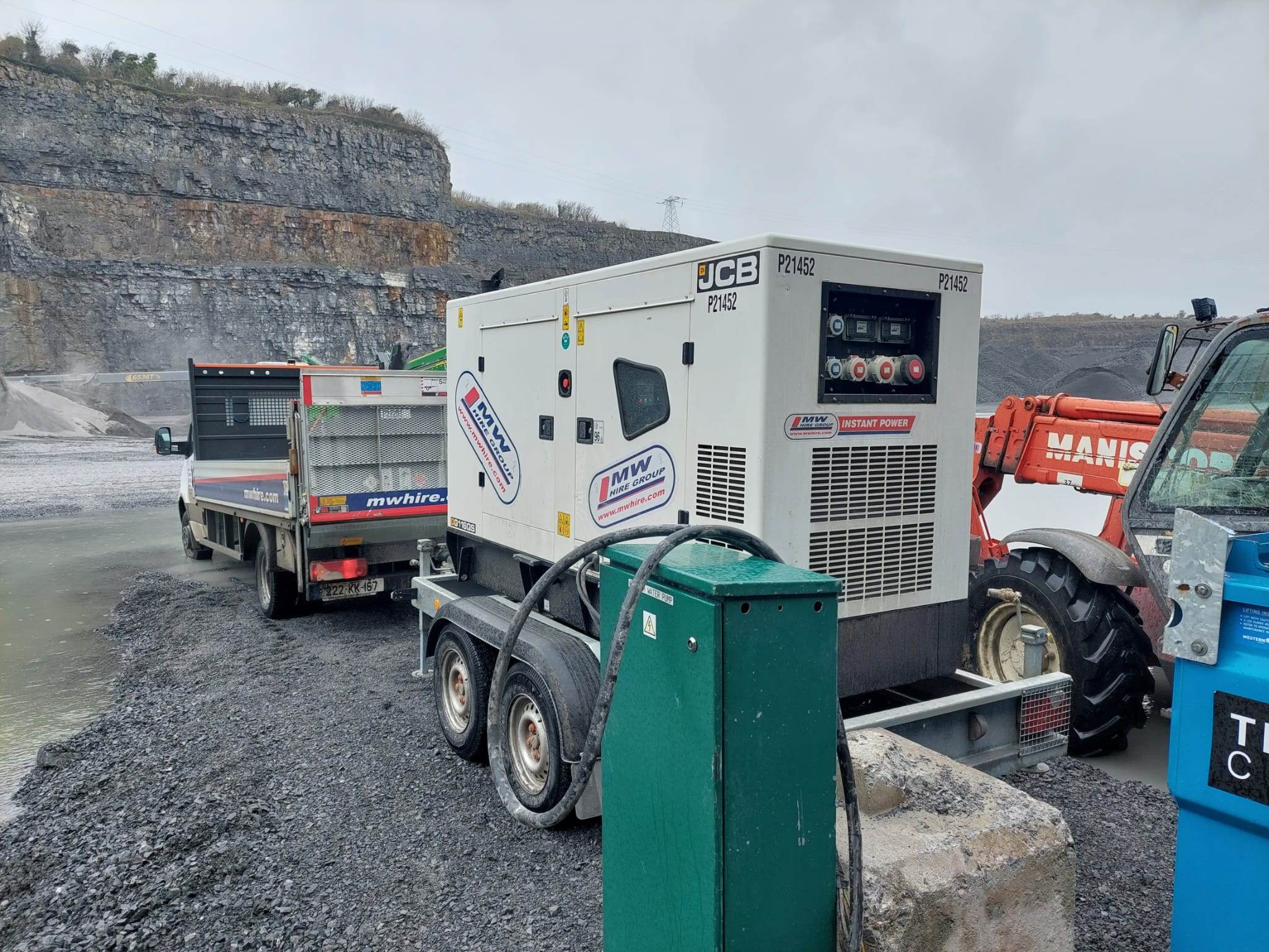 JCB Road Tow out on a quarry job