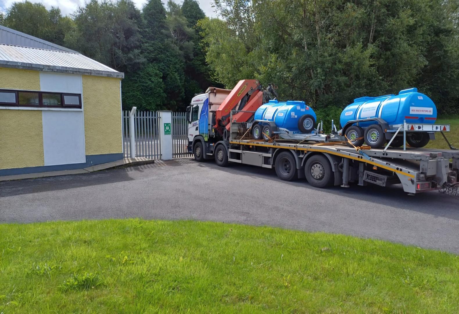 2 x 2000 litre mobile water tanks Sold!!Delivered to our customer.