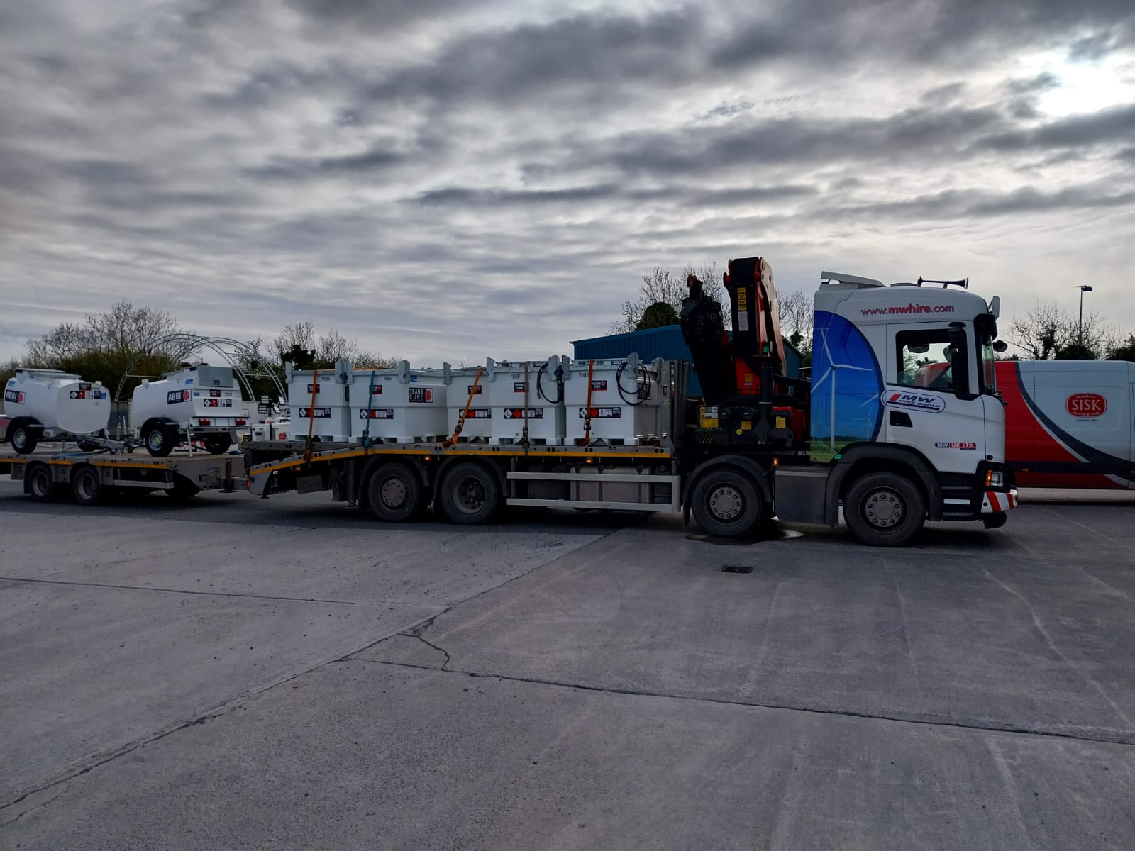 John Sisk & Son receiving order of Western Global Fuel Tanks
