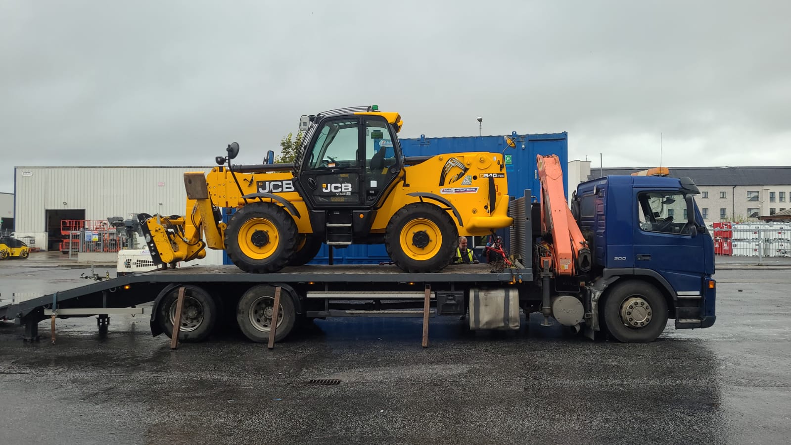 SOLD .. Customer collecting JCB 17 Meter 