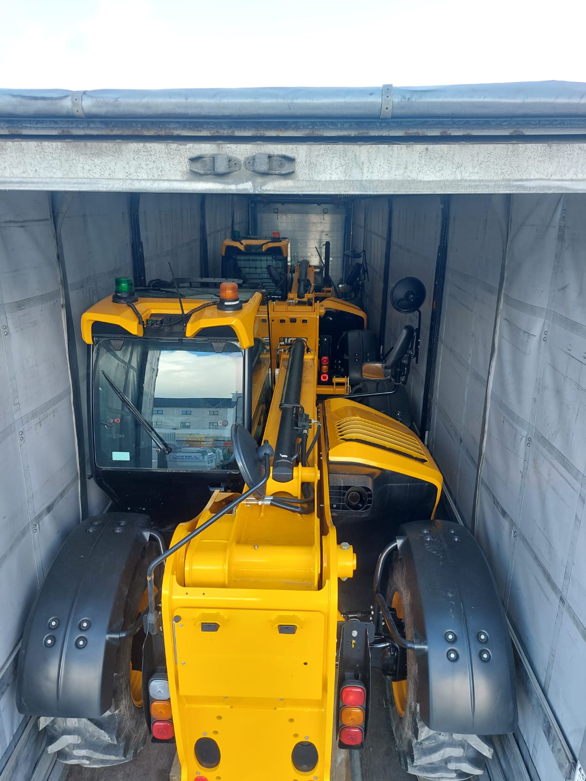 Low Hour Demo 9.5 meter JCBs SOLD... heading to Germany