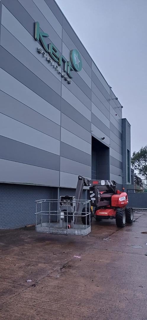 Manitou Boom Lift delivered for hire job this morning!👊