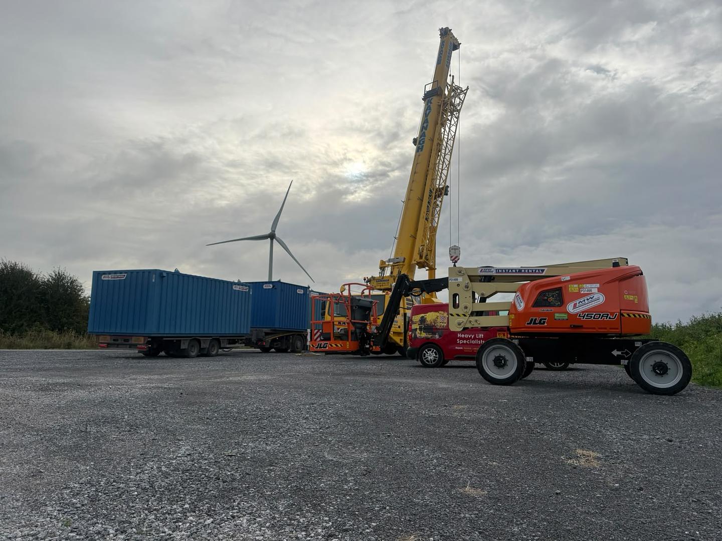 JLG 450AJ & Site Cabins being delibered to a Windfarm in Leinster 💪