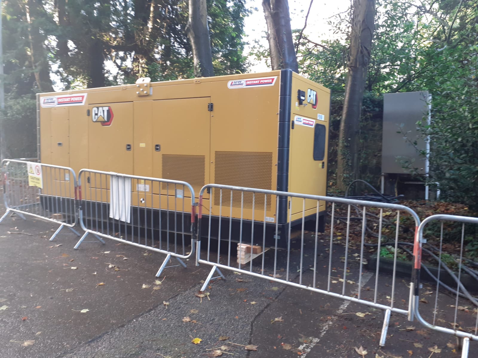 CAT 550 KVA delivered to site ... ready to work