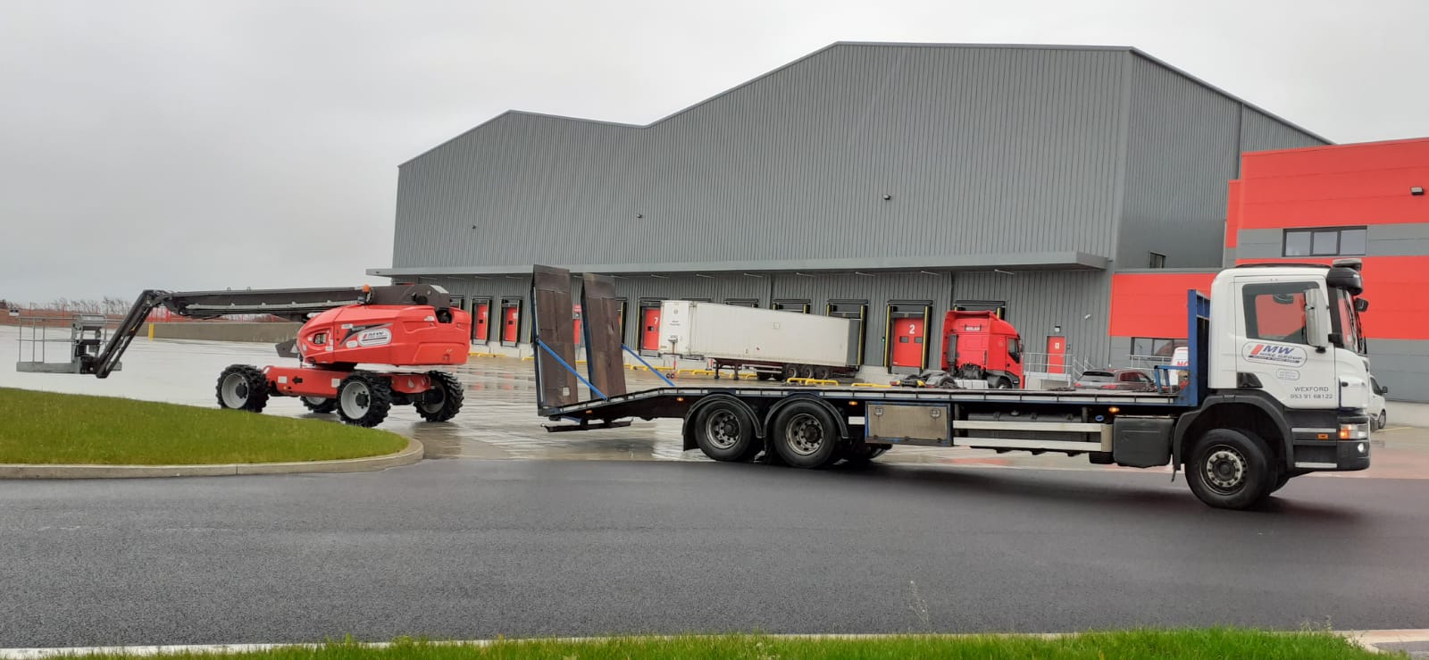 Manitou work platform dropped off at site in Wexford