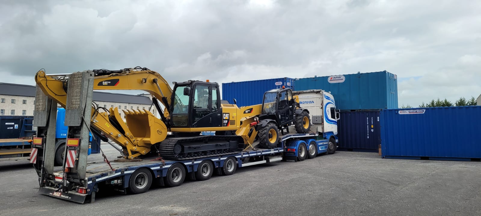Ex Rental CAT 13 Tonne & Teleporter SOLD to a customer in the USA and on its way to the port 