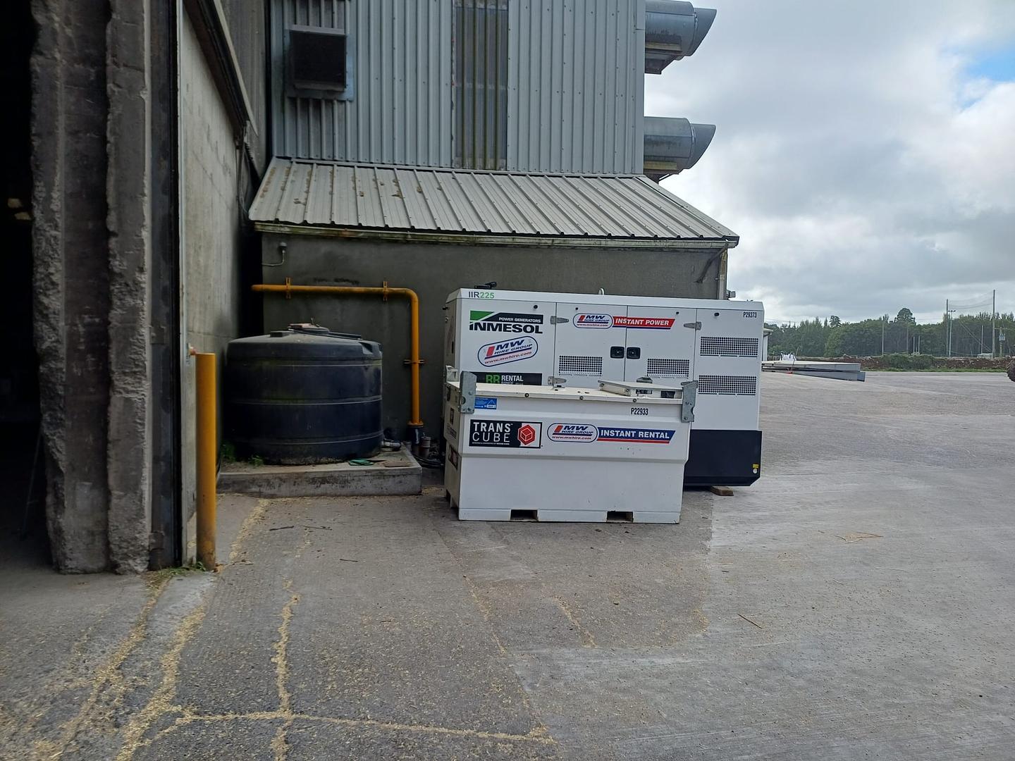 New 220 KVA Inmesol & a Western Global 2000 litre fuel tank on a rental project ✅