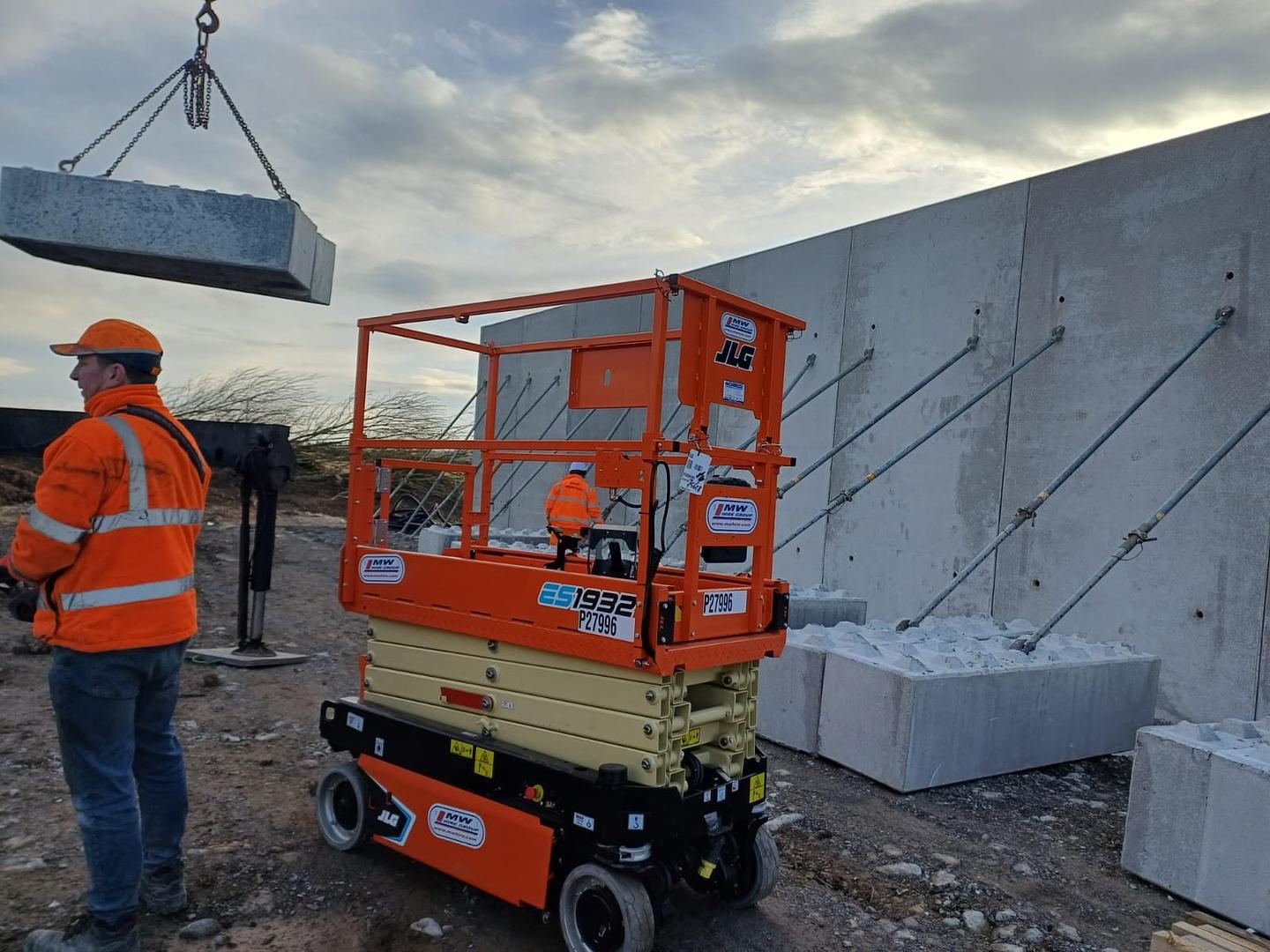 JLG ES 1932 delivered to site!