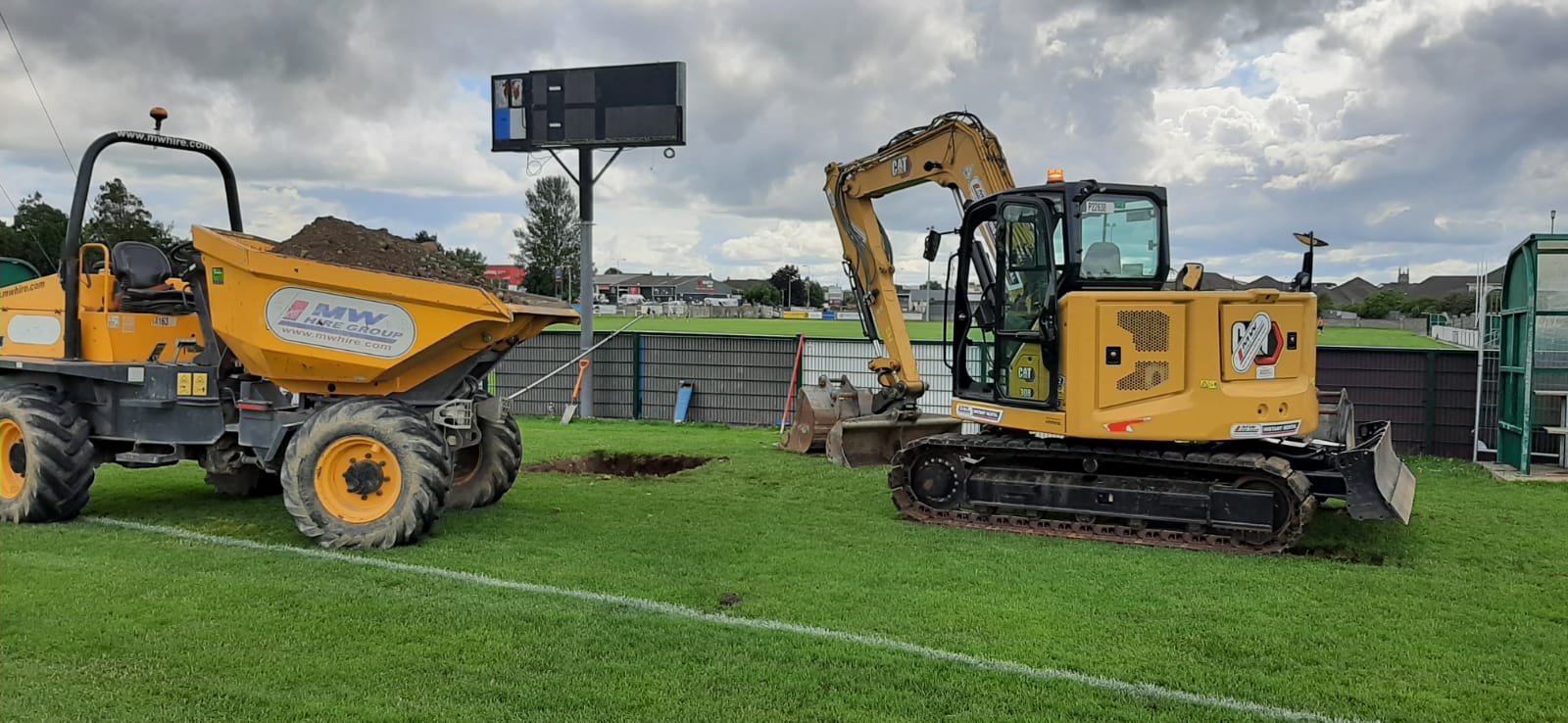 8 Tonne Digger and Dumper out on hire from our kilkenny depot 