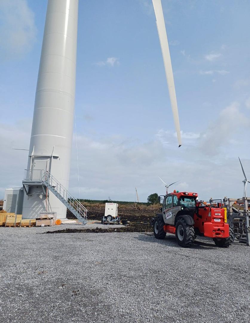 Full delivery! Manitou Telehandler and JCB Generator!