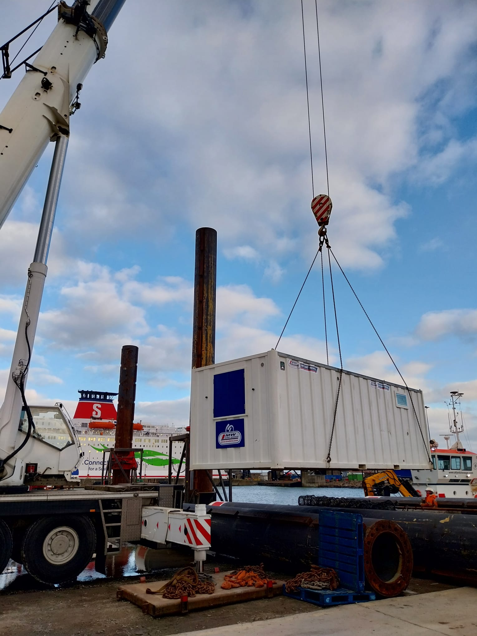 Fuel tanks and Welfare unit delivered to a harbour by our Urlingford depot 