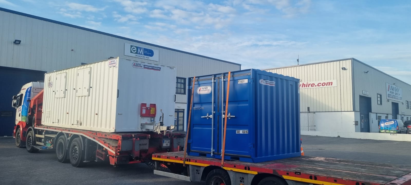 Mobile Welfare & Storage unit heading to site