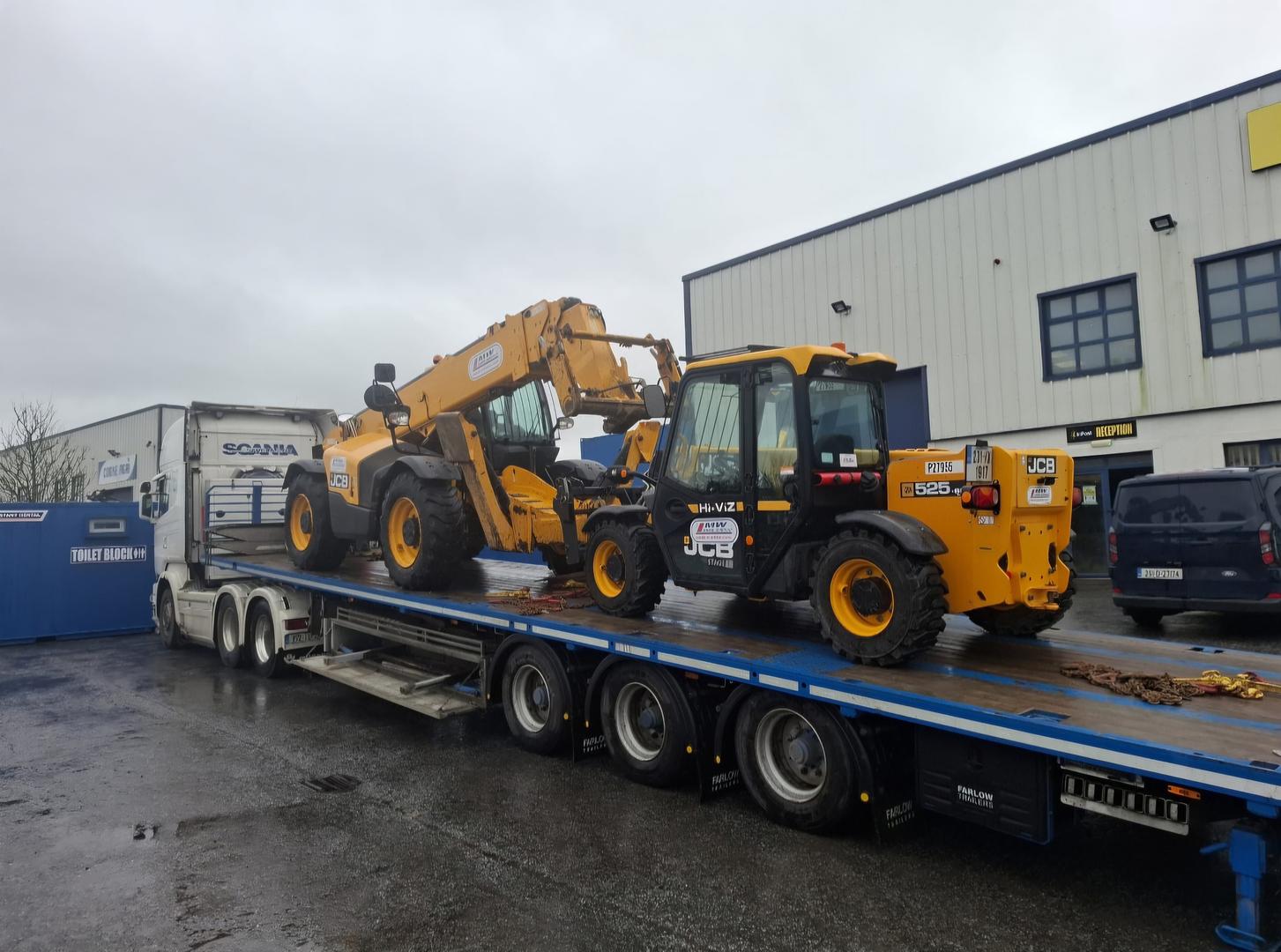 2 x JCB Teleporters heading out on a rental job
