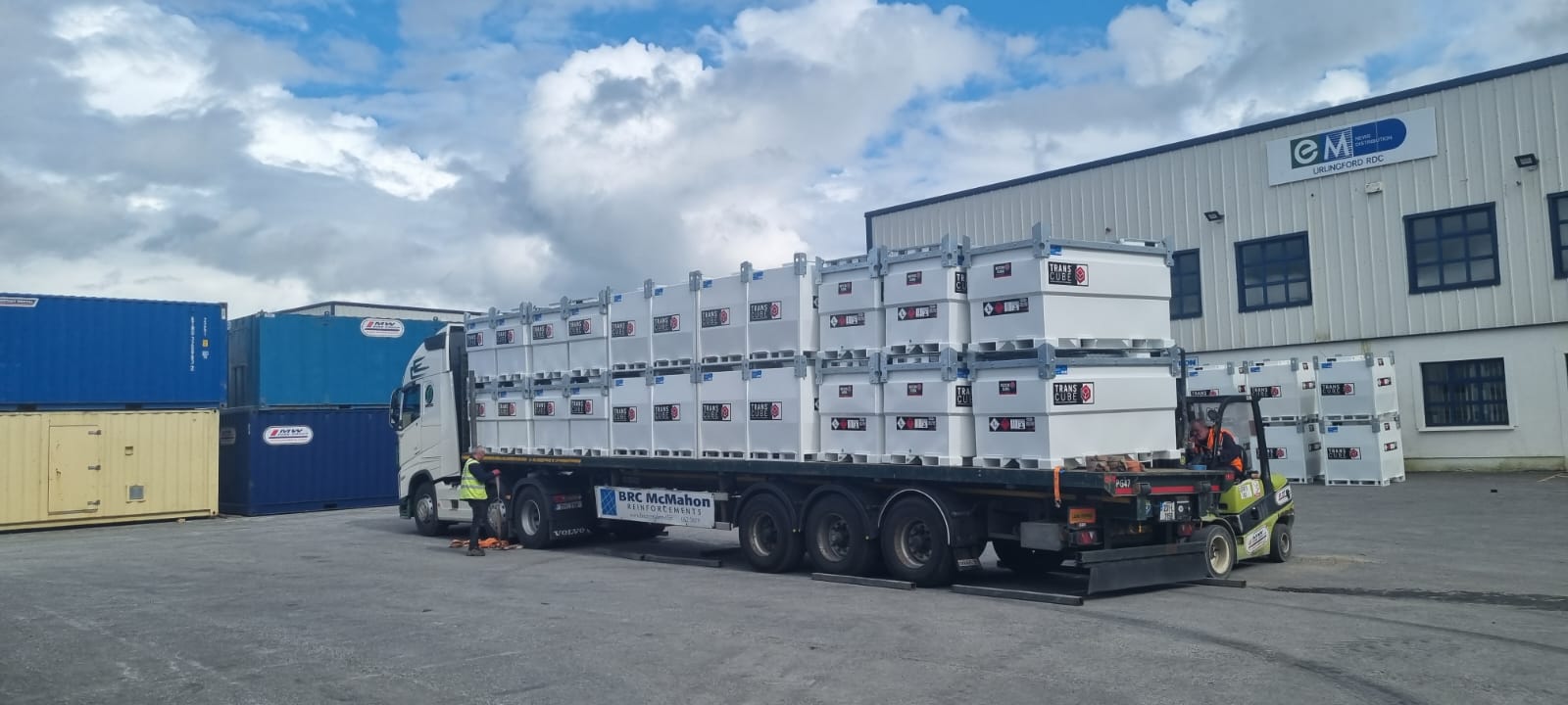 A Load of Western Fuel Tanks into our sale stock 