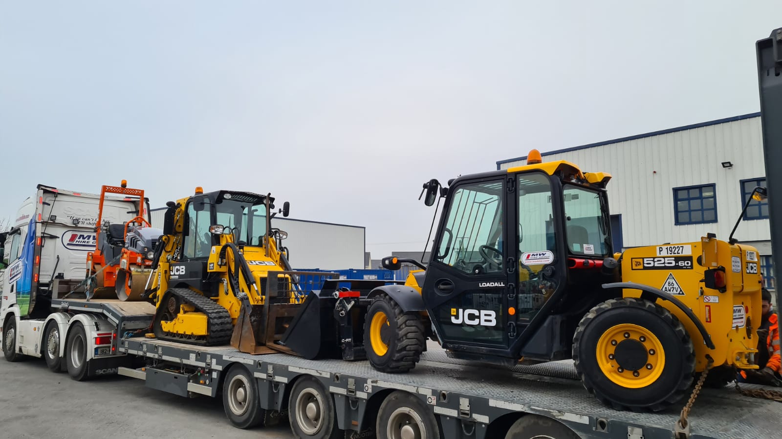 Ex Rental JCB 6 meter, JCB 1CX Tracked and Ham HD12.... sold