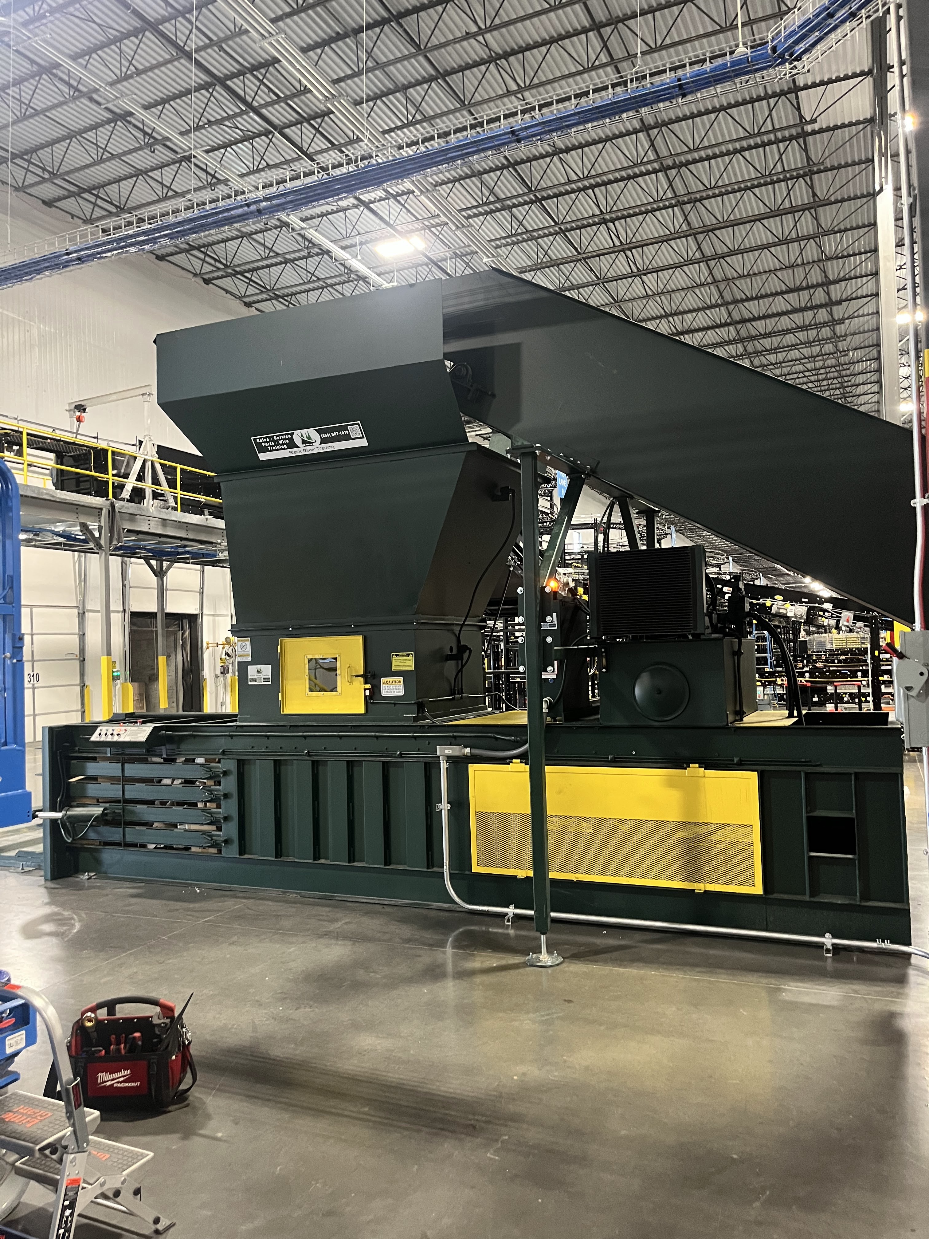 Why Reconditioned Industrial Balers Are Growing in Popularity