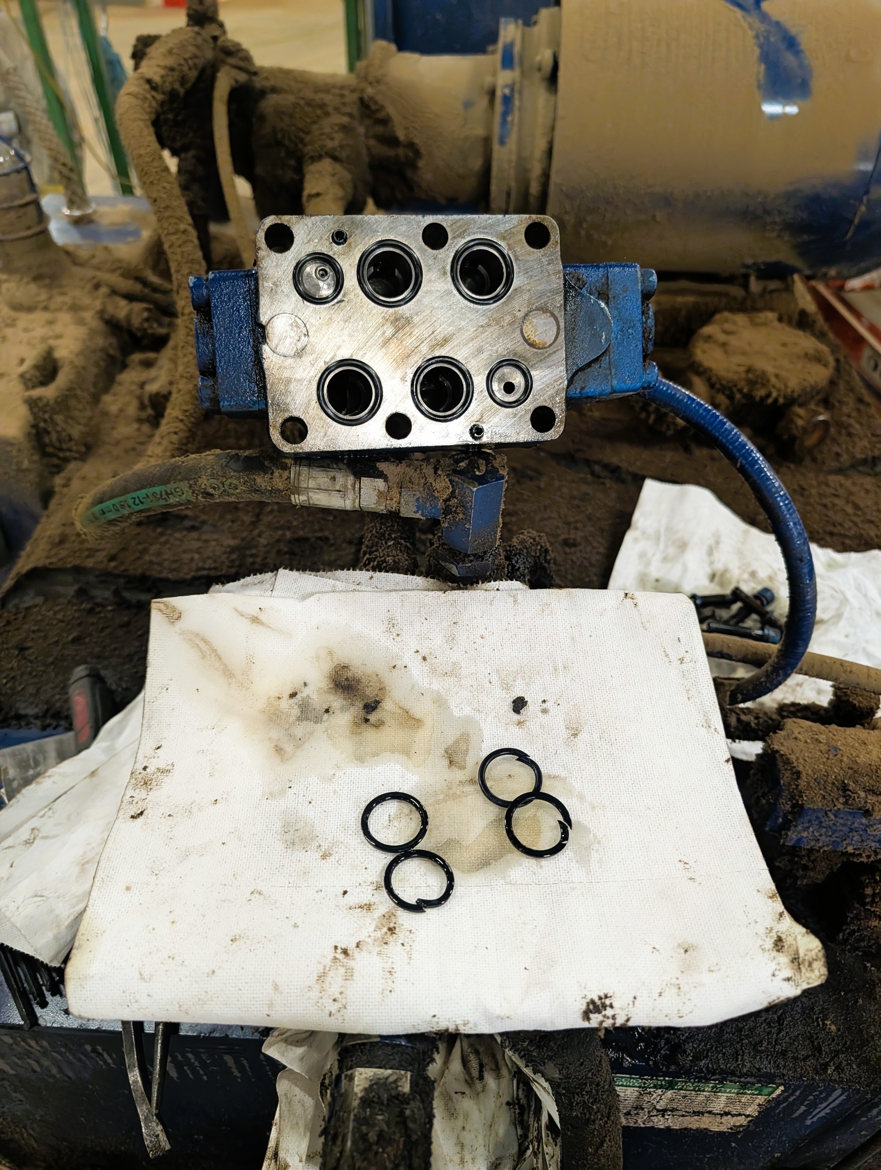 Hydraulic Leaks on an Older Baler? Don't Just Keep Adding Oil.