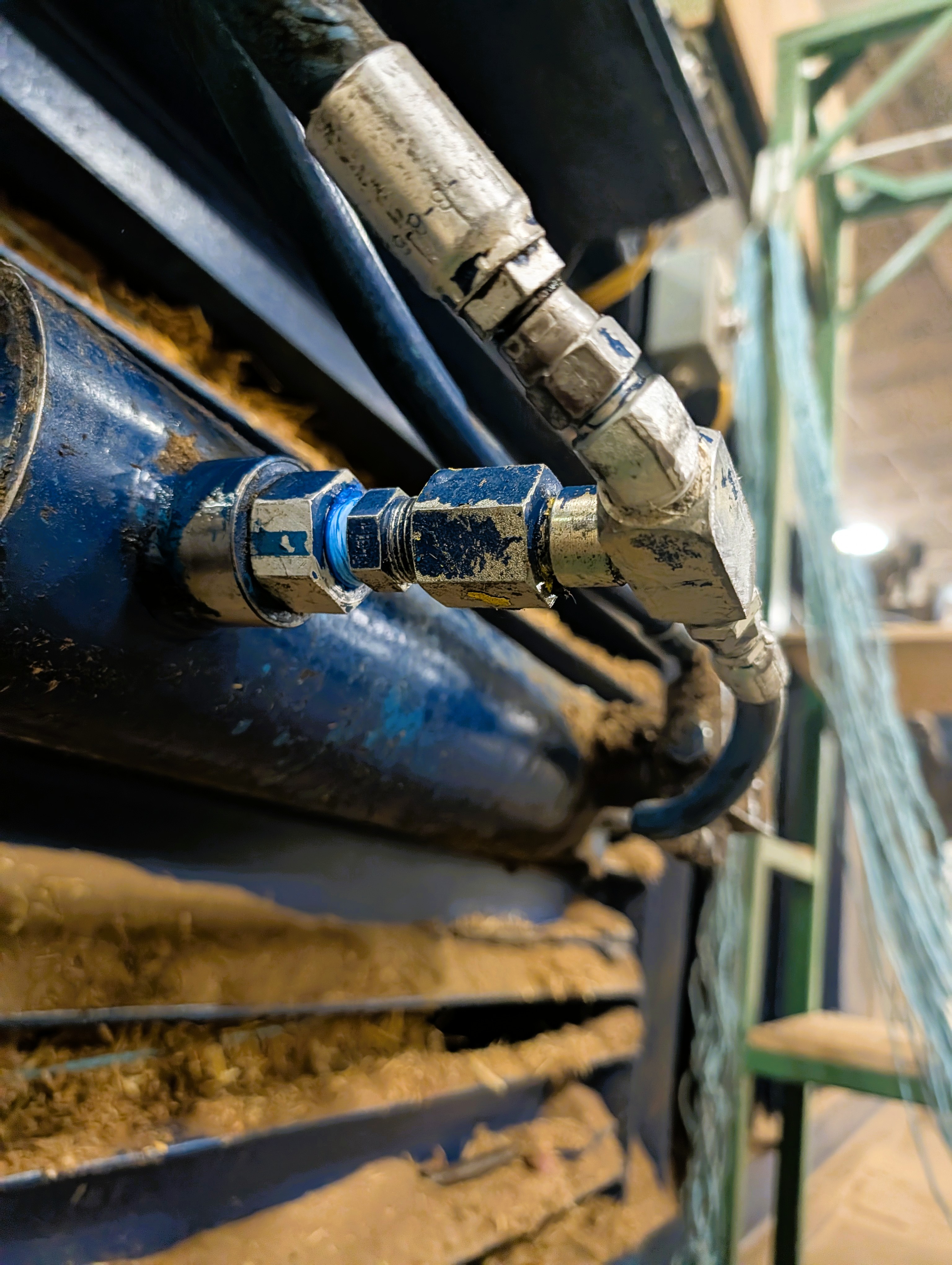 Hydraulic Leaks on an Older Baler? Don't Just Keep Adding Oil.