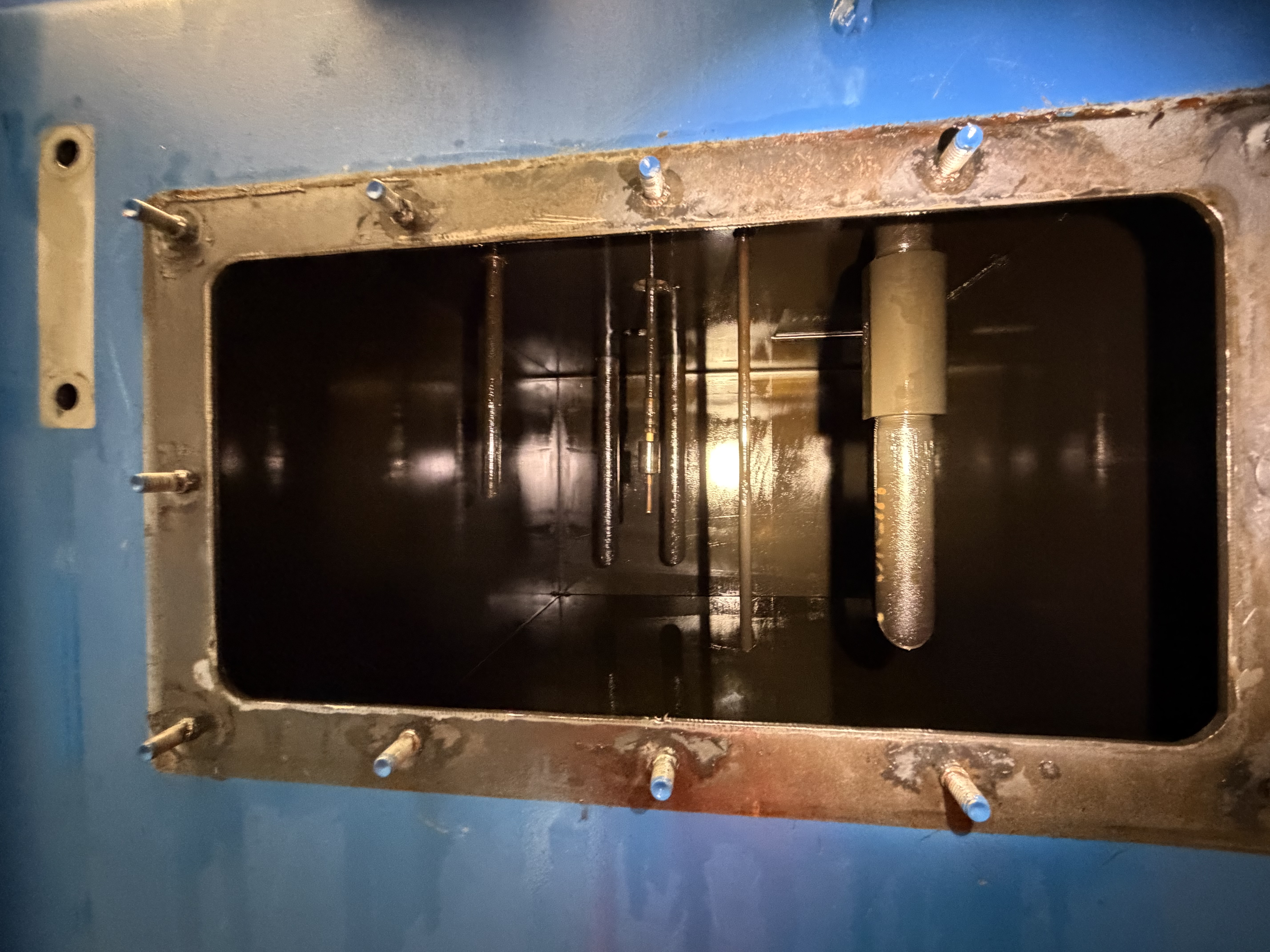What Does the Inside of Your Baler's Hydraulic Tank Tell You?
