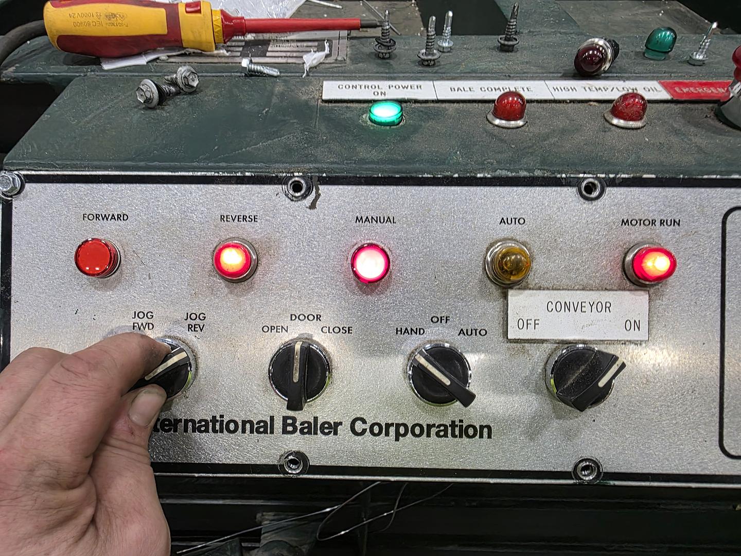 🔦 The Importance of Operator Indicator Lights - Recycling Balers & Compactors