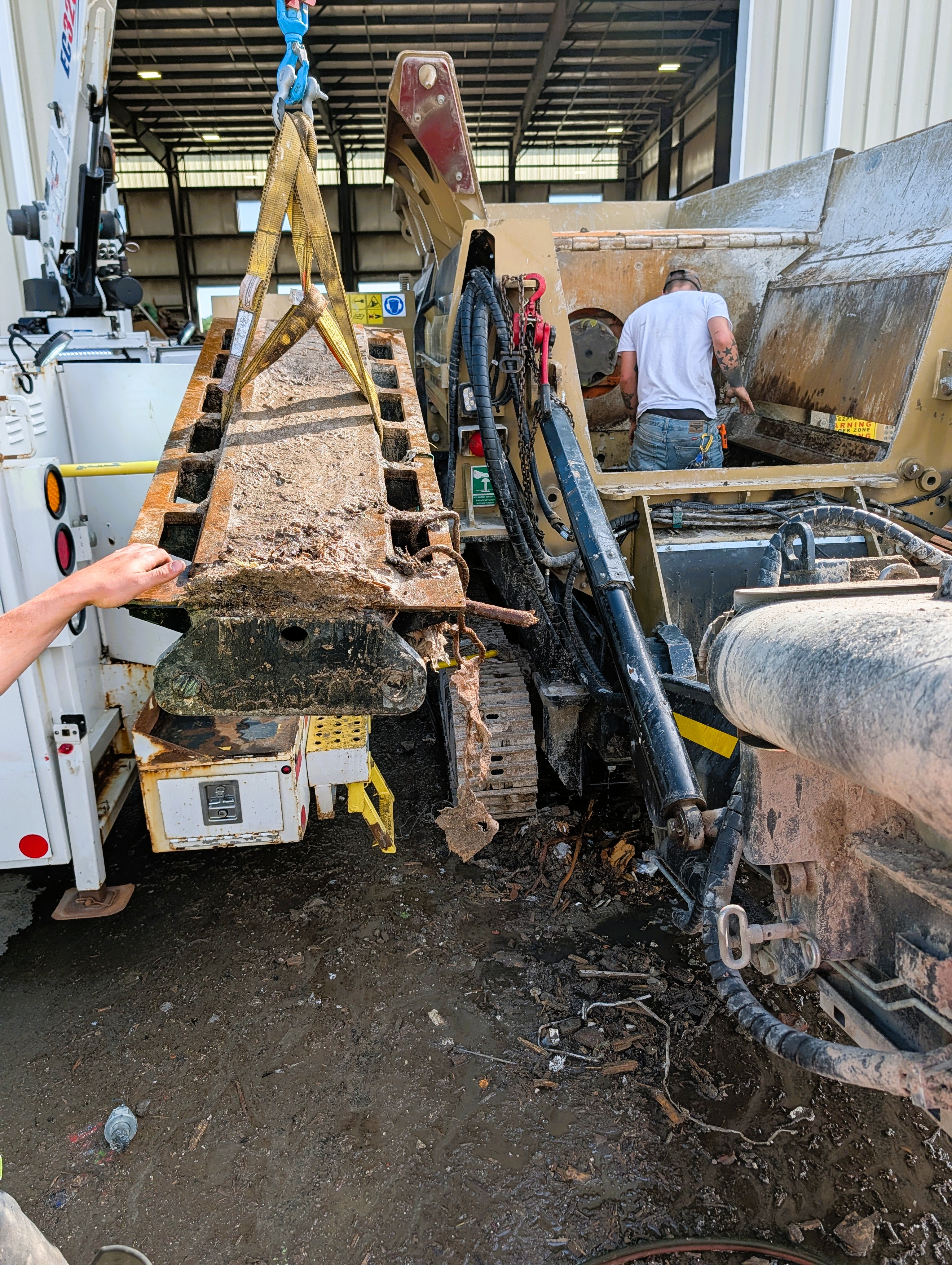 Why Spreader Bars Matter on Mobile Slow-Speed Shredders