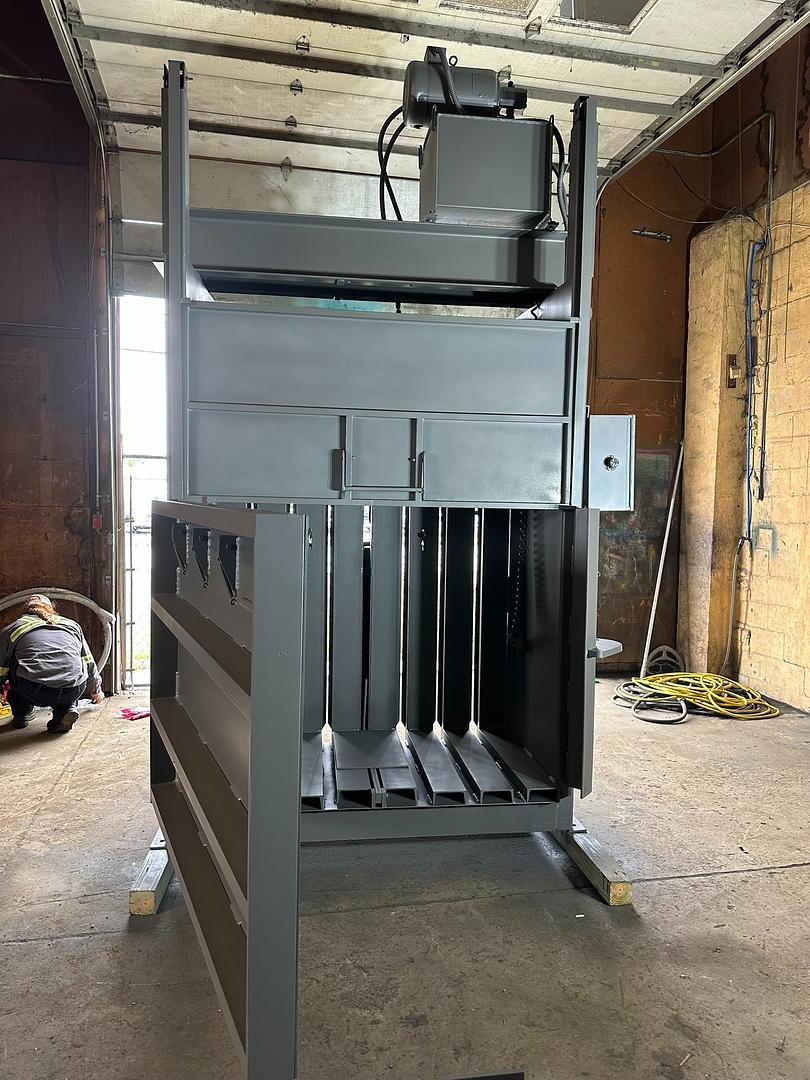 Reconditioning Spotlight: Harris Vertical Baler