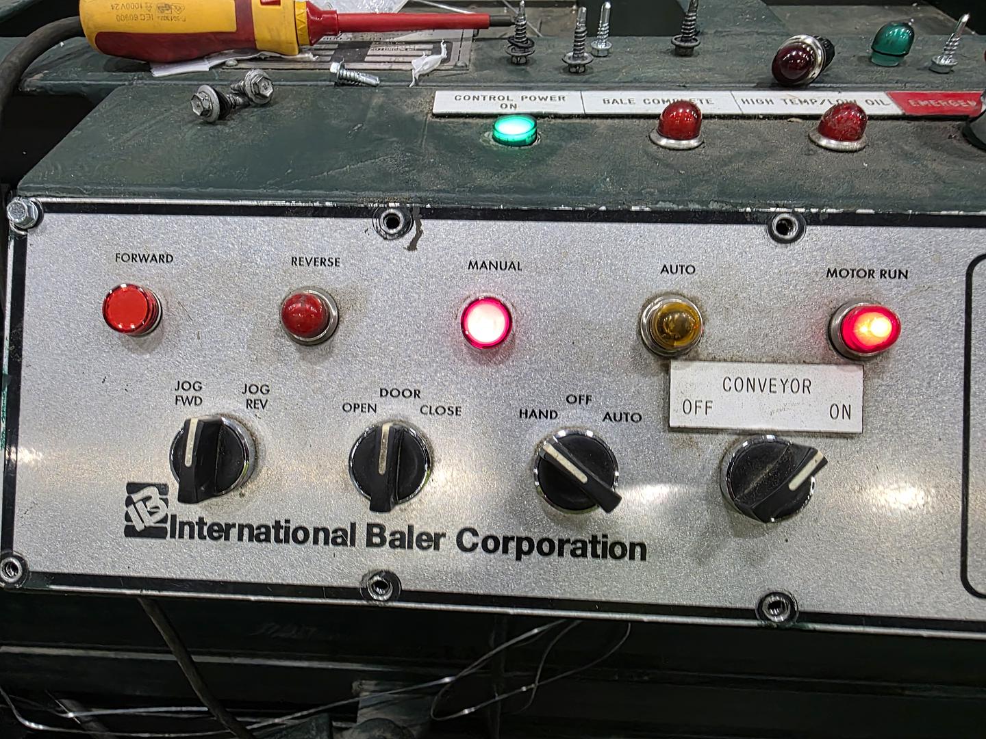 🔦 The Importance of Operator Indicator Lights - Recycling Balers & Compactors