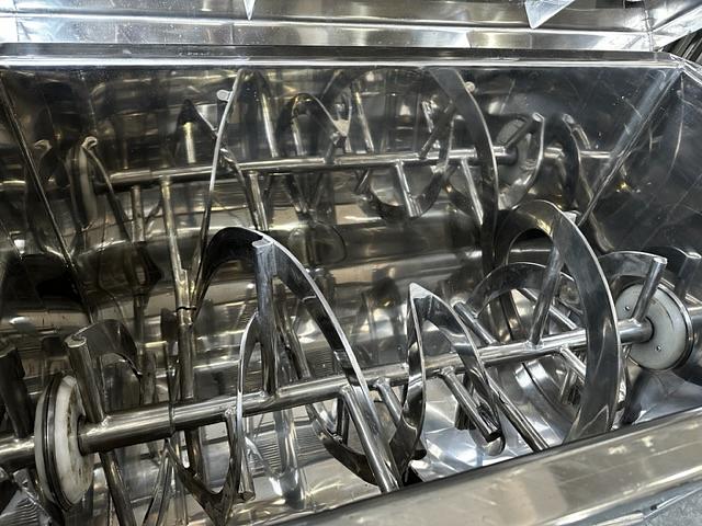 Equipamentos para processamento e mistura de pós 