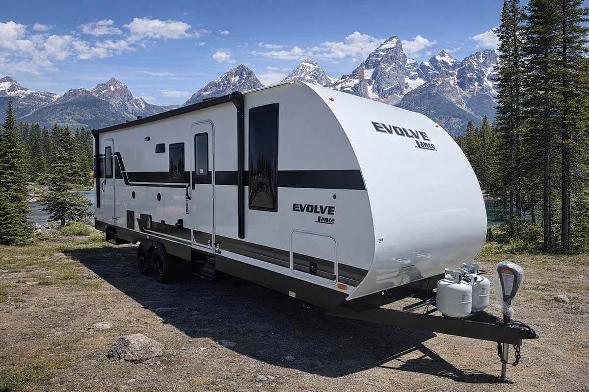 Lance Evolve travel trailer exterior
