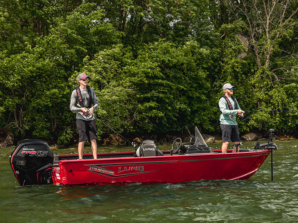 Lund Adventure 1775 SS fishing boat