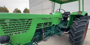 Riproduci video