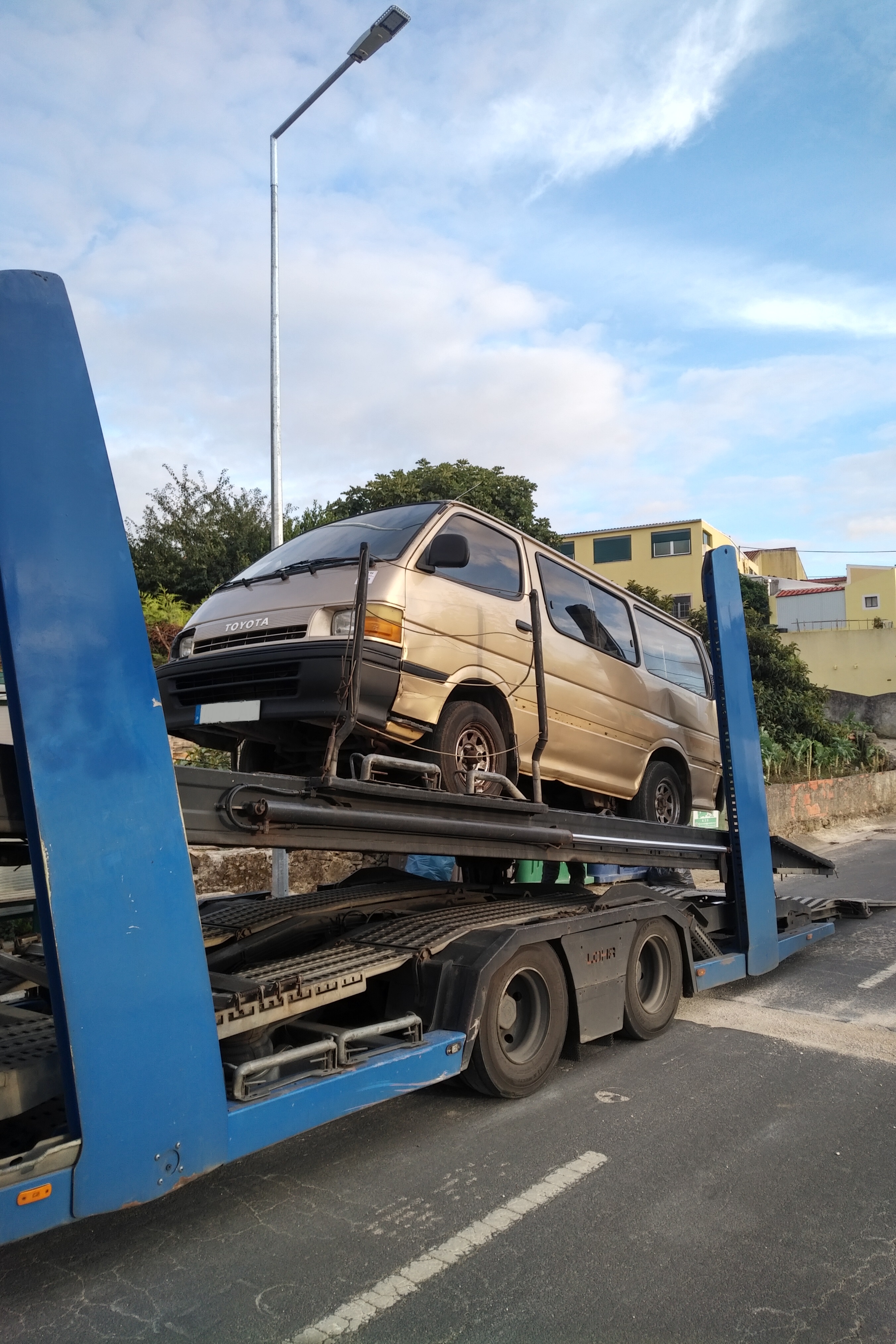 Transport & delivery to Antwerp - Belgium. Shipping to Cotonou - Benin.